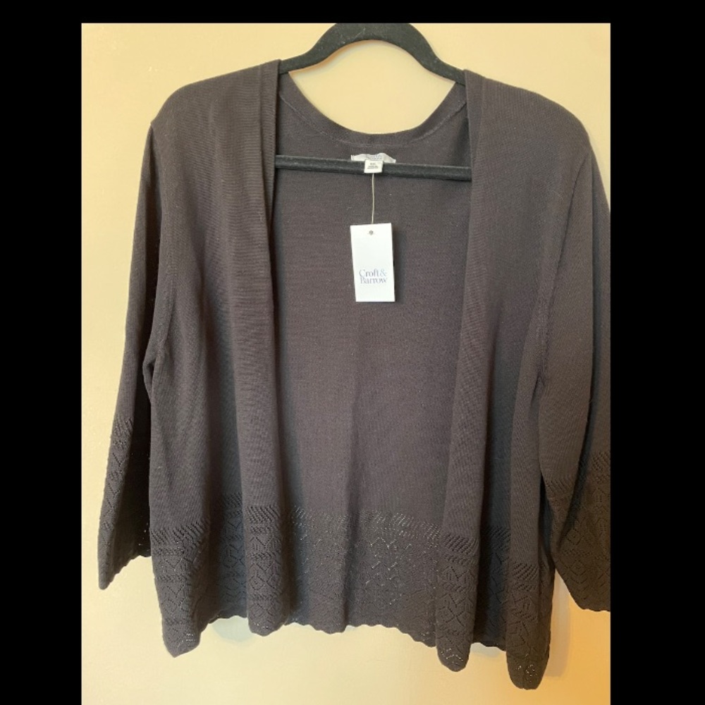 Women’s Shrug NWT